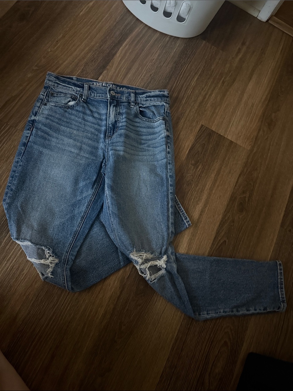 American Eagle Outfitters Light Blue Boyfriend Jeans with Knee Rips